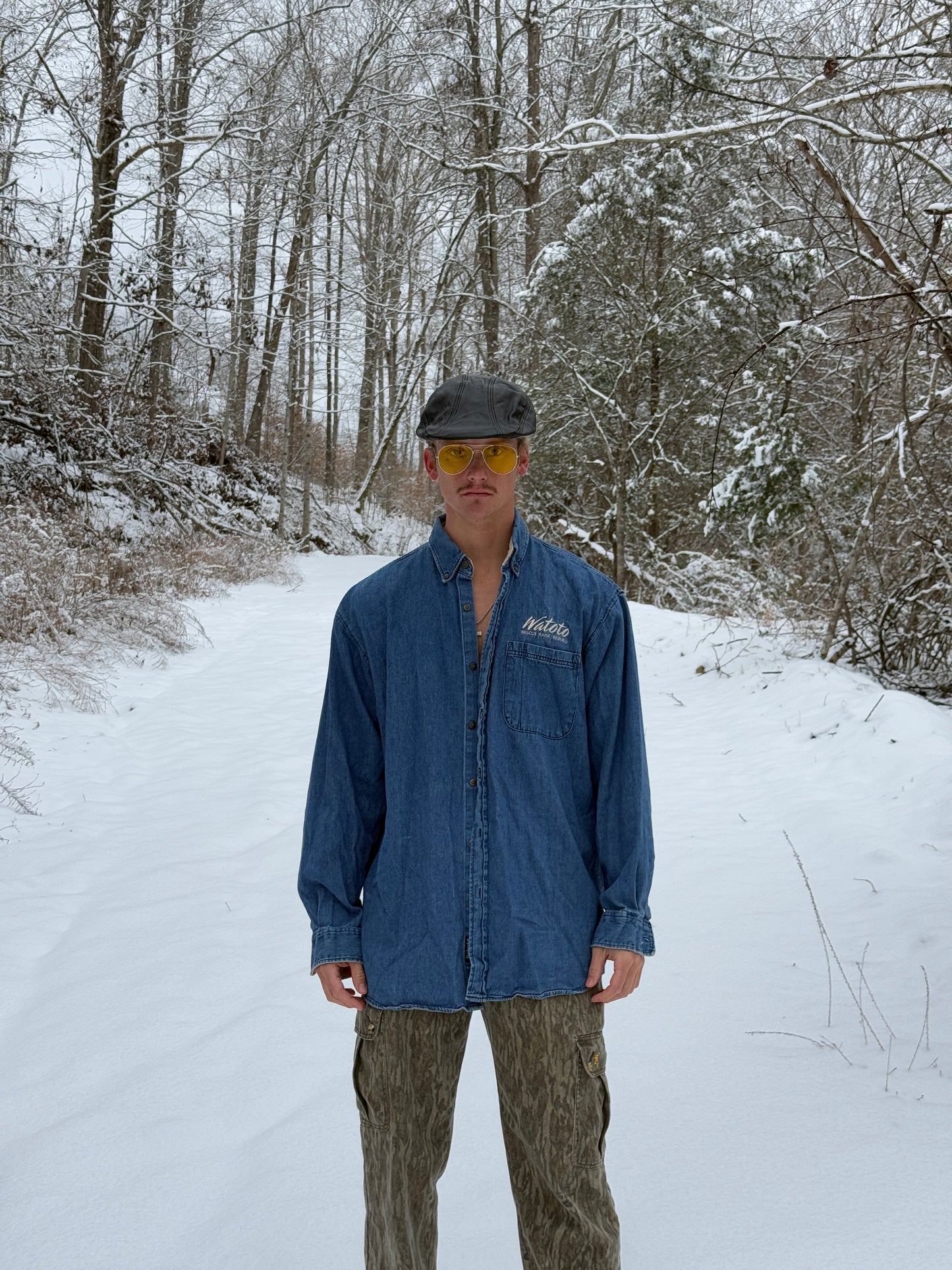 VINTAGE EMBROIDERED DENIM BUTTON UP